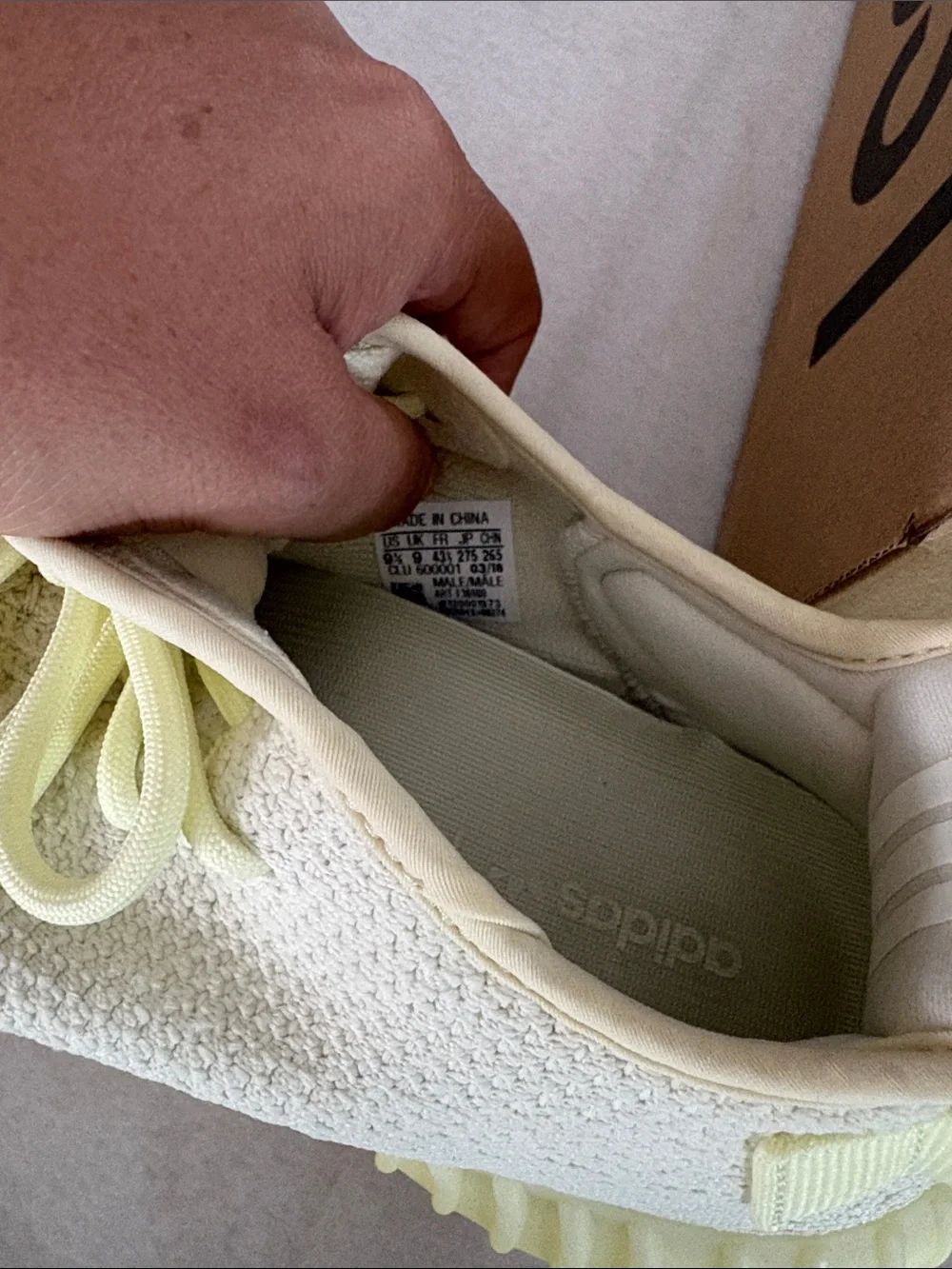 Yeezy Boost 350 V2 - in Butter
